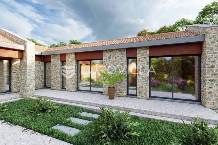 Istra, Rakotule, građevinsko zemljište s ishodovanom dozvolom za villu s bazenom, 1046 m²