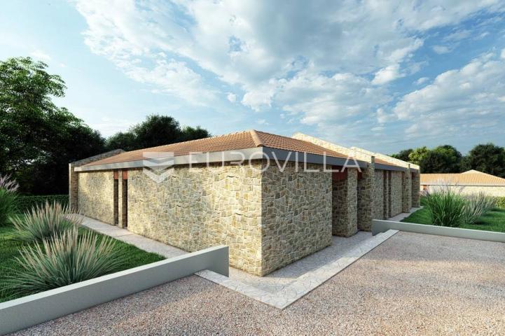 Istra, Rakotule, građevinsko zemljište s ishodovanom dozvolom za villu s bazenom, 1046 m²