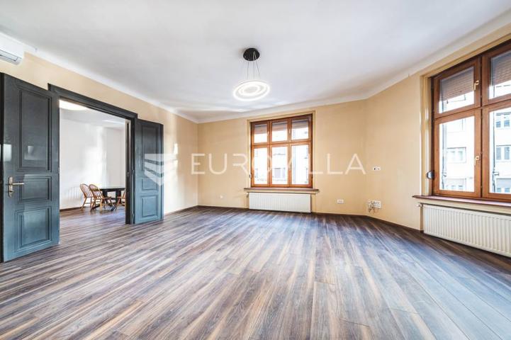 Zagreb, Donji Grad, Savska, prekrasan troiposoban stan 115 m2