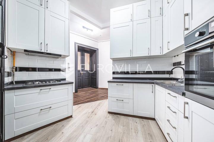 Zagreb, Donji Grad, Savska, prekrasan troiposoban stan 115 m2