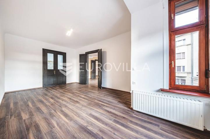 Zagreb, Donji Grad, Savska, prekrasan troiposoban stan 115 m2