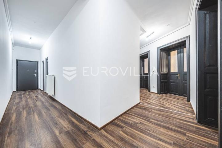 Zagreb, Donji Grad, Savska, prekrasan troiposoban stan 115 m2