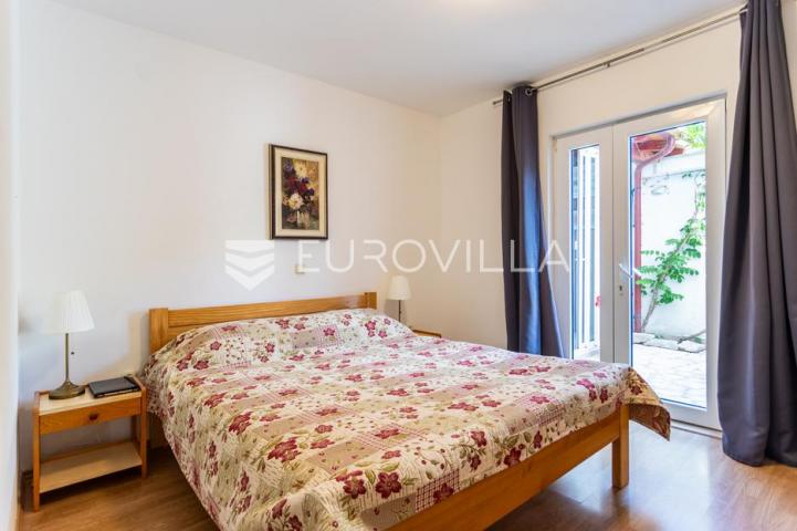 Bol, prostran četvorosoban stan na atraktivnoj lokaciji, 127 m²