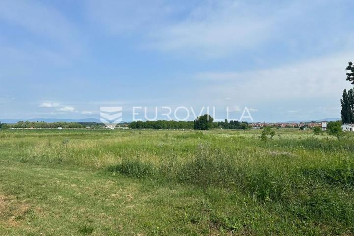 Požega, atraktivno zemljište u gospodarsko-poslovnoj zoni – 6.221 m² + pristupni put 334 m²