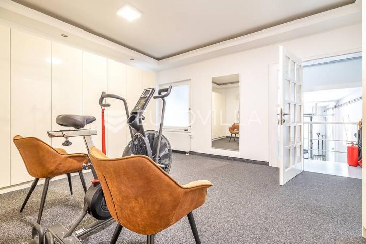 Zagreb, Jelekovići, prekrasna vila NKP 303,5 m2 na parceli 1786 m2