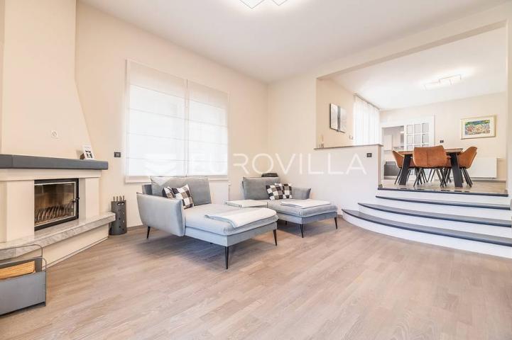 Zagreb, Jelekovići, prekrasna vila NKP 303,5 m2 na parceli 1786 m2