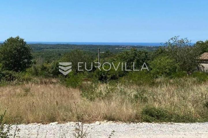Istra, Višnjan - građevinsko zemljište 659 m2 sa predivnim pogledom na more