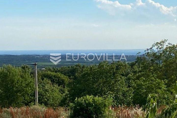 Istra, Višnjan - građevinsko zemljište 659 m2 sa predivnim pogledom na more