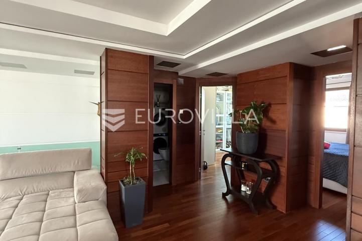 Zadar, Borik dizajnerski moderno uređen trosoban stan na prvom katu 96 m²