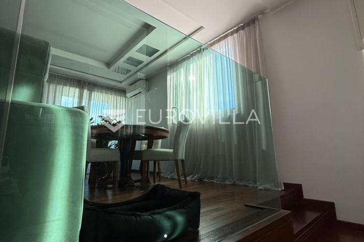Zadar, Borik dizajnerski moderno uređen trosoban stan na prvom katu 96 m²