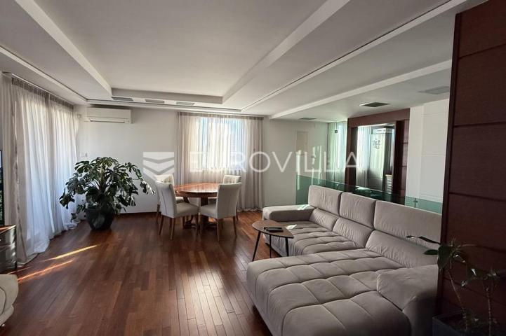 Zadar, Borik dizajnerski moderno uređen trosoban stan na prvom katu 96 m²
