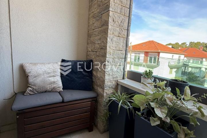 Zadar, Borik dizajnerski moderno uređen trosoban stan na prvom katu 96 m²