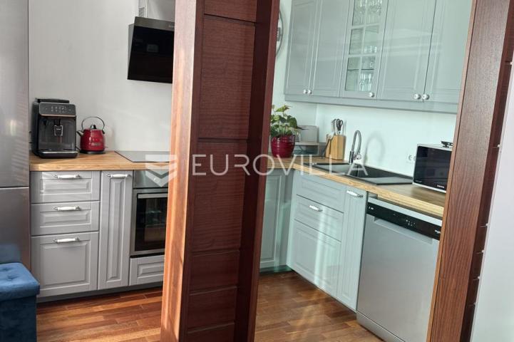 Zadar, Borik dizajnerski moderno uređen trosoban stan na prvom katu 96 m²
