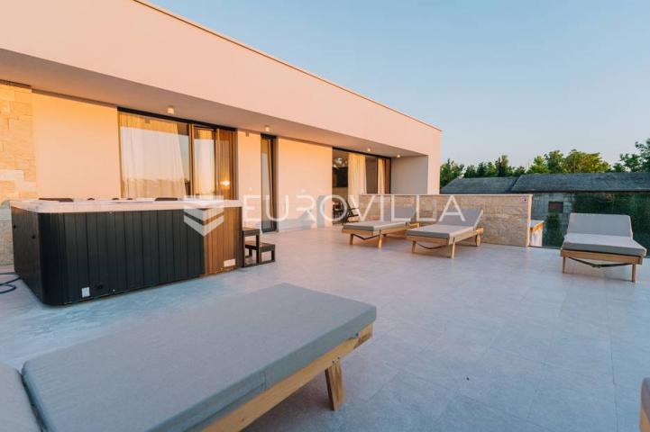 Zadar, Privlaka, prekrasna novoizgrađena vila