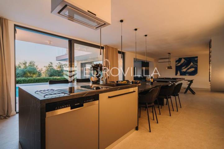 Zadar, Privlaka, prekrasna novoizgrađena vila