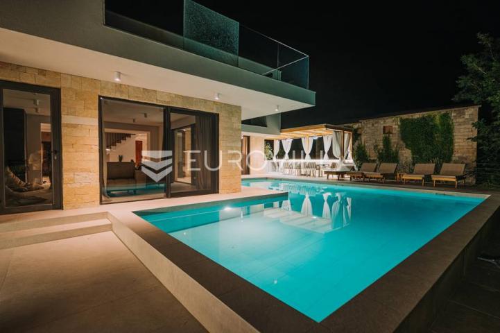 Zadar, Privlaka, prekrasna novoizgrađena vila