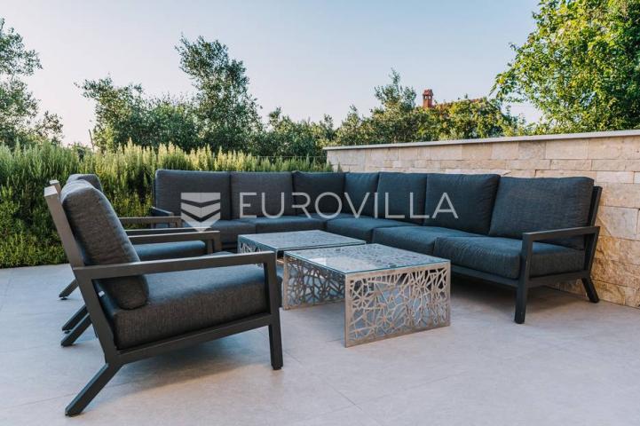 Zadar, Privlaka, prekrasna novoizgrađena vila