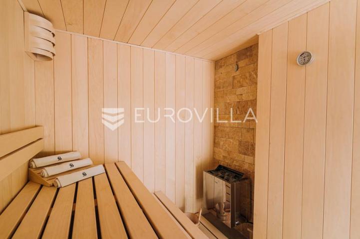 Zadar, Privlaka, prekrasna novoizgrađena vila