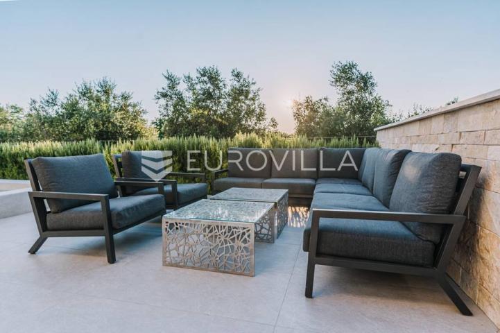 Zadar, Privlaka, prekrasna novoizgrađena vila