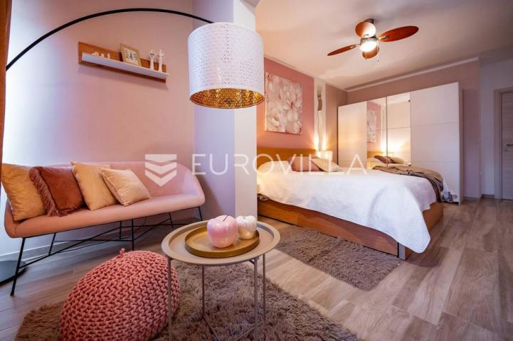 Istra, Medulin, višesoban penthouse s predivnom terasom i pogledom