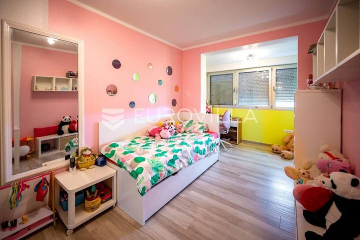 Istra, Medulin, višesoban penthouse s predivnom terasom i pogledom
