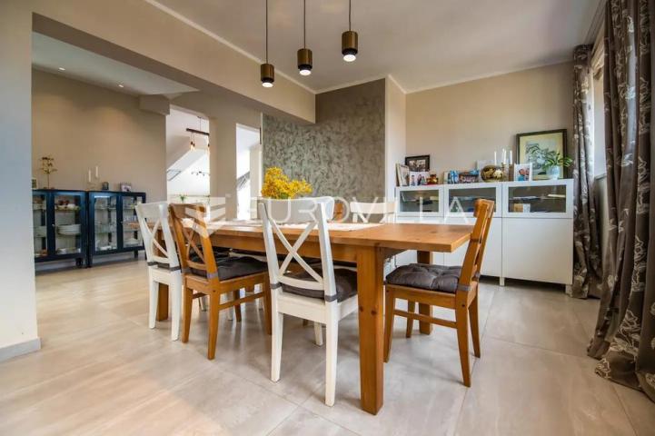Istra, Medulin, višesoban penthouse s predivnom terasom i pogledom