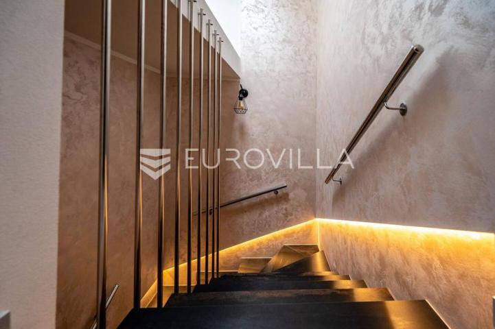 Istra, Medulin, višesoban penthouse s predivnom terasom i pogledom