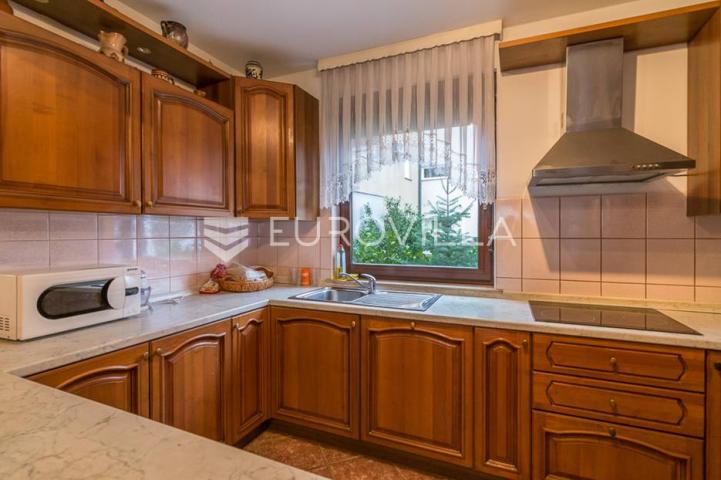 Zagreb, Maksimir, prekrasna obiteljska kuća na zemljištu 1450 m²