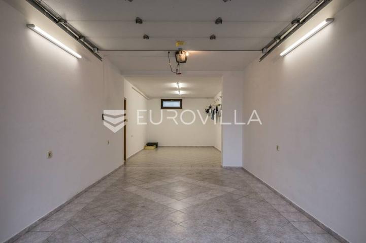 Zagreb, Maksimir, prekrasna obiteljska kuća na zemljištu 1450 m²