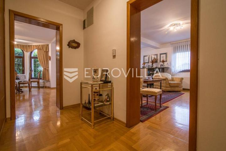 Zagreb, Maksimir, prekrasna obiteljska kuća na zemljištu 1450 m²