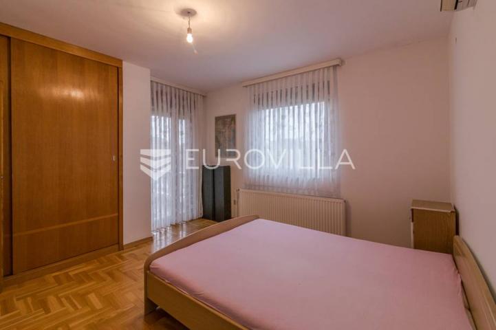 Zagreb, Maksimir, prekrasna obiteljska kuća na zemljištu 1450 m²