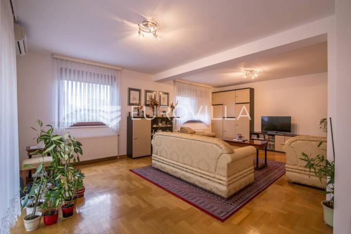Zagreb, Maksimir, prekrasna obiteljska kuća na zemljištu 1450 m²