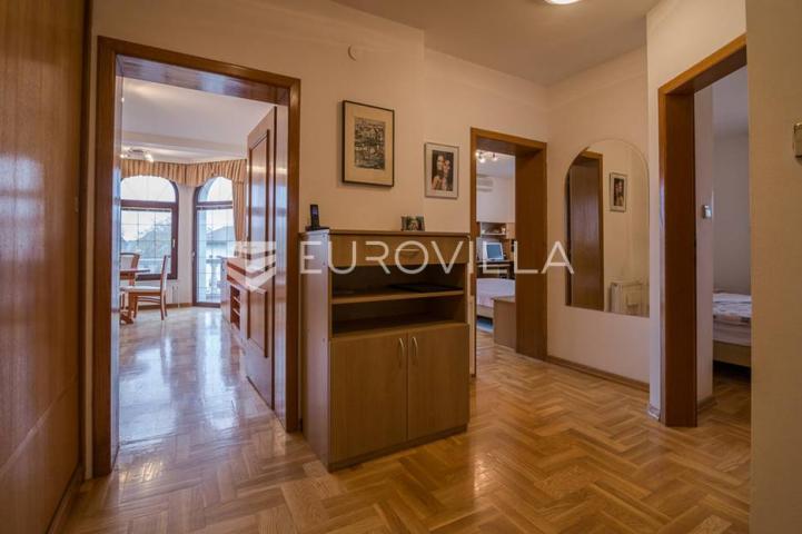 Zagreb, Maksimir, prekrasna obiteljska kuća na zemljištu 1450 m²