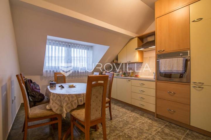 Zagreb, Maksimir, prekrasna obiteljska kuća na zemljištu 1450 m²
