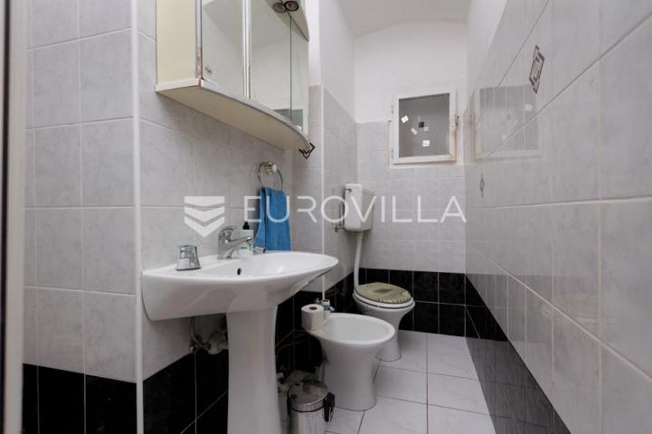Opatija, Volosko, četverosoban stan 106 m², 70m od mora