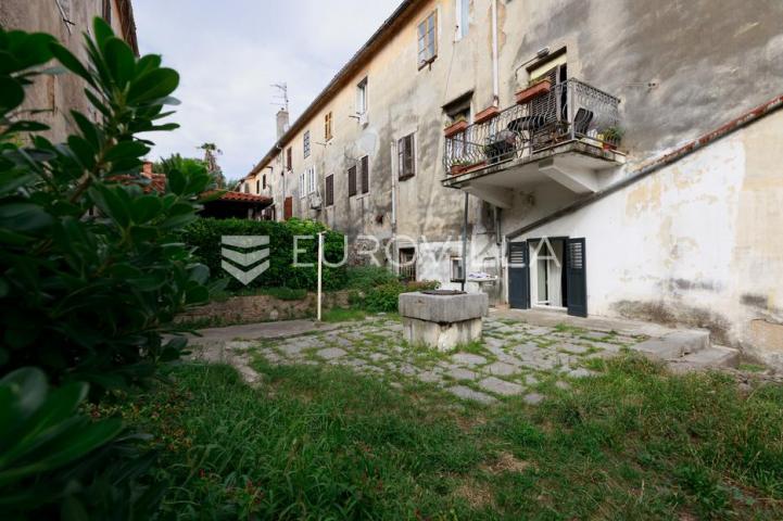 Opatija, Volosko, četverosoban stan 106 m², 70m od mora