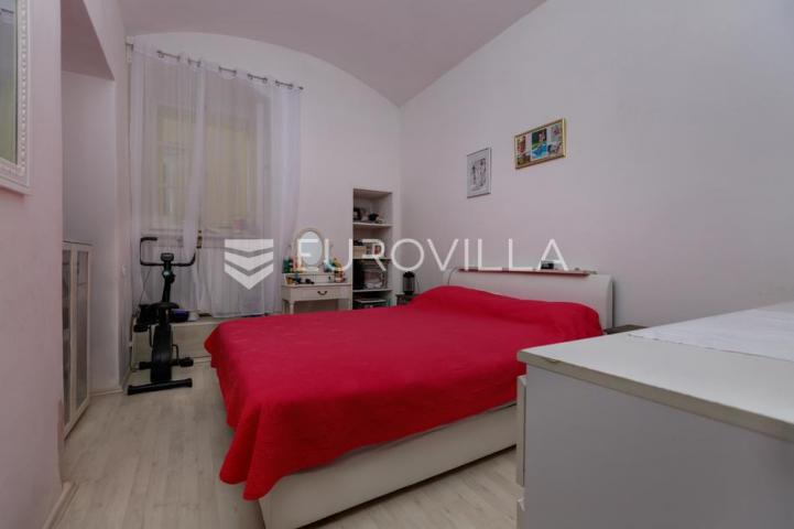 Opatija, Volosko, četverosoban stan 106 m², 70m od mora