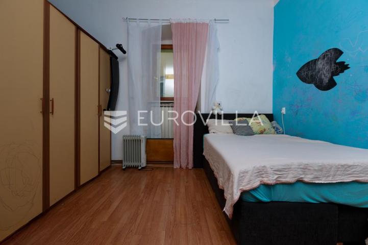 Opatija, Volosko, četverosoban stan 106 m², 70m od mora
