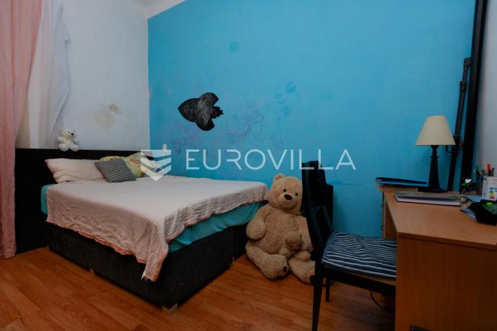 Opatija, Volosko, četverosoban stan 106 m², 70m od mora