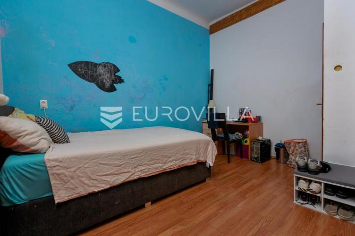 Opatija, Volosko, četverosoban stan 106 m², 70m od mora