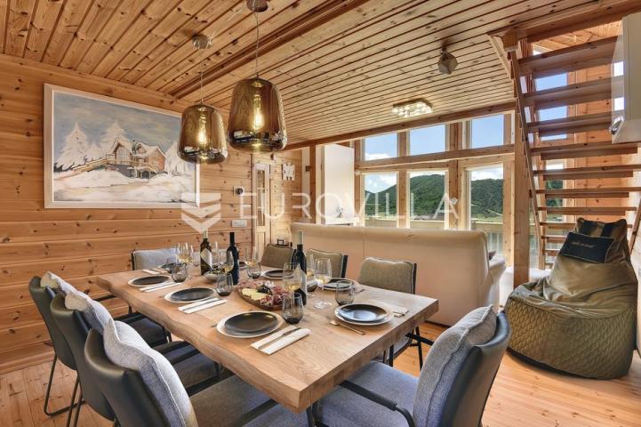 Mrkopalj, prekrasna drvena kuća 150 m2 u srcu Gorskog Kotara