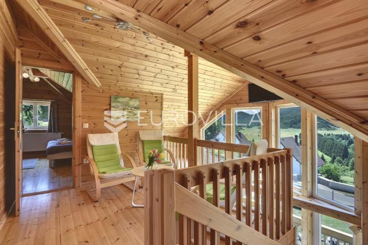 Mrkopalj, prekrasna drvena kuća 150 m2 u srcu Gorskog Kotara