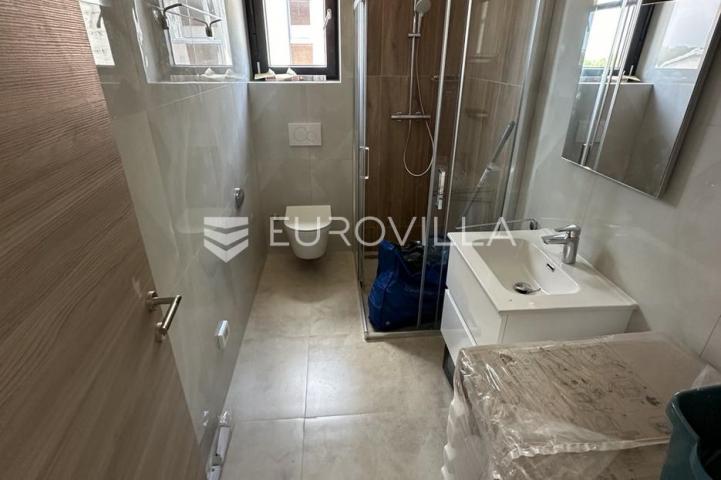 Istra, Medulin, odličan trosoban stan s POGLEDOM NA MORE, 62.73 m²