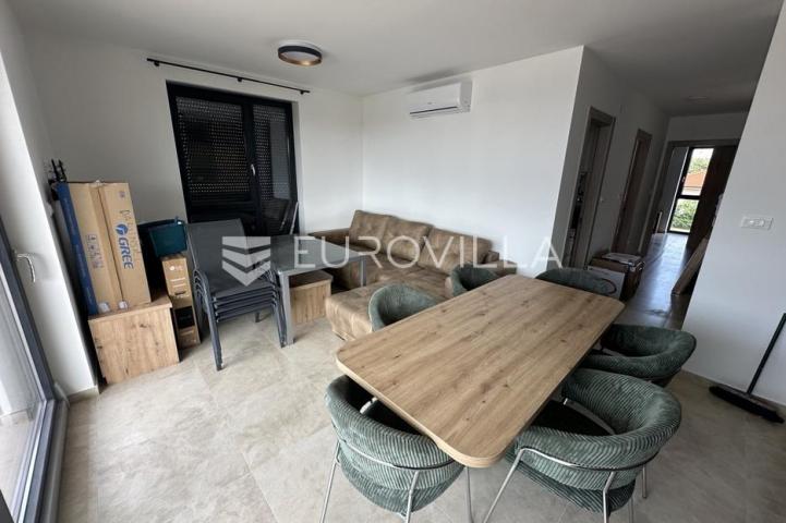 Istra, Medulin, odličan trosoban stan s POGLEDOM NA MORE, 62.73 m²