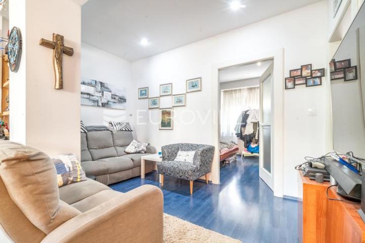 Zagreb, Centar, Domagojeva ulica, četverosoban stan 71 m2