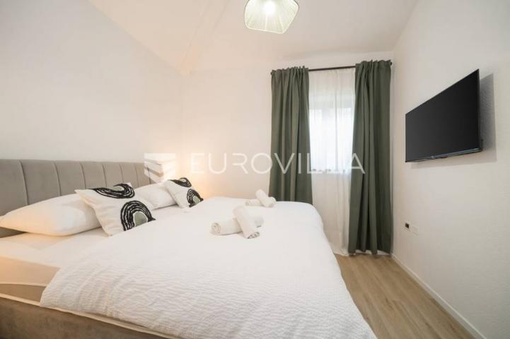 Istra, Umag, novouređeni aparthotel u blizini mora, 400m2