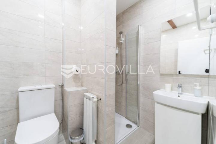 Istra, Umag, novouređeni aparthotel u blizini mora, 400m2