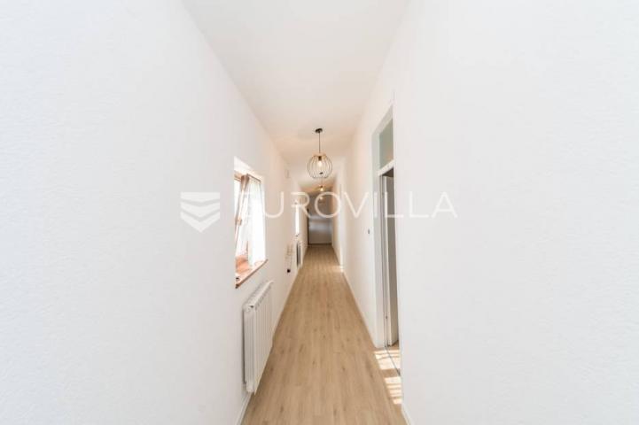 Istra, Umag, novouređeni aparthotel u blizini mora, 400m2