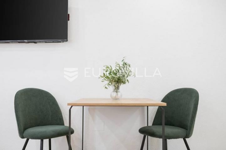 Istra, Umag, novouređeni aparthotel u blizini mora, 400m2