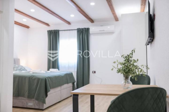 Istra, Umag, novouređeni aparthotel u blizini mora, 400m2